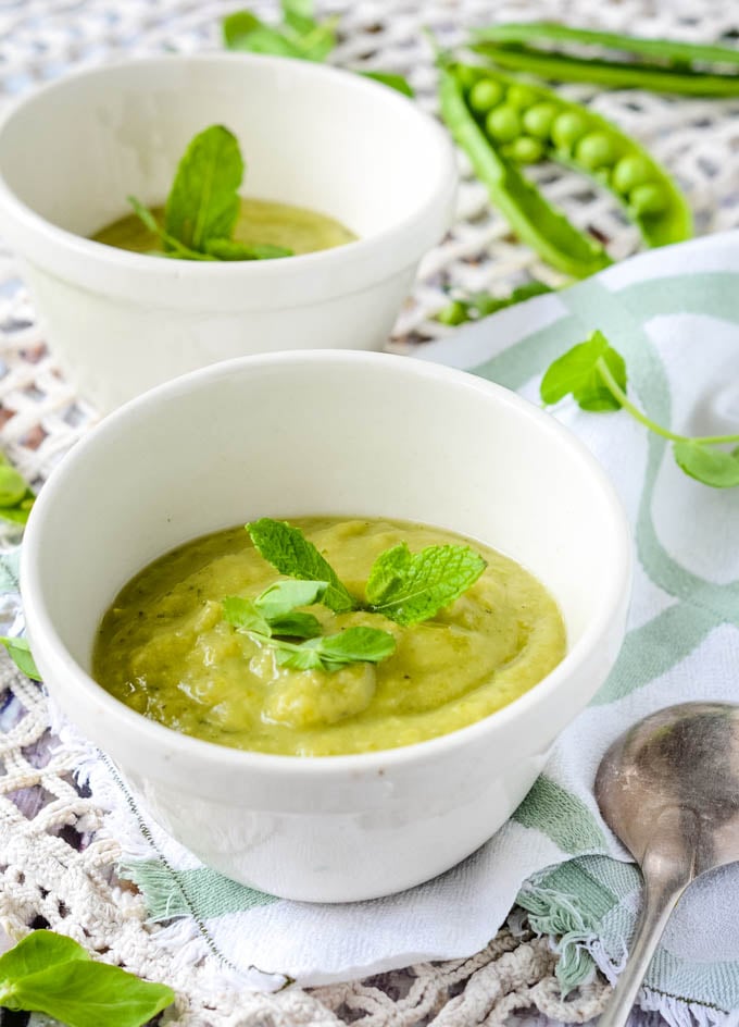 Quick And Easy Low-Calorie Pea And Lettuce Soup - Larder Love