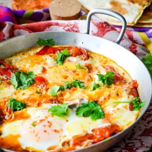Quick And Easy Spanish Baked Eggs (Huevos Rancheros) Larder Love
