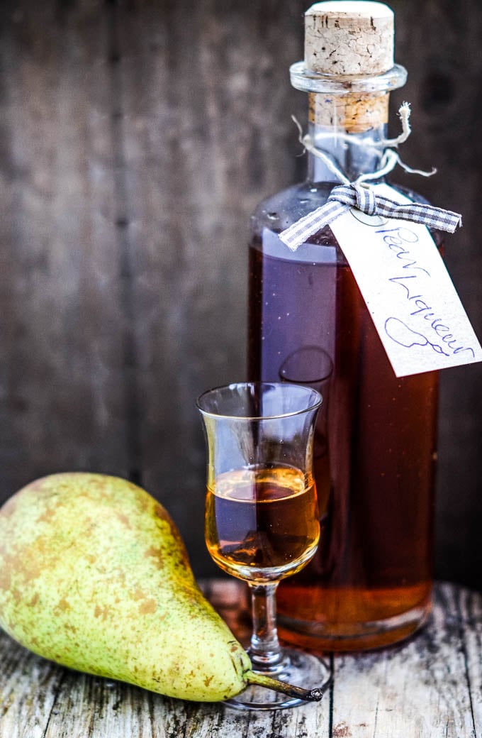 Easy Homemade Pear Liqueur Recipe - Larder Love