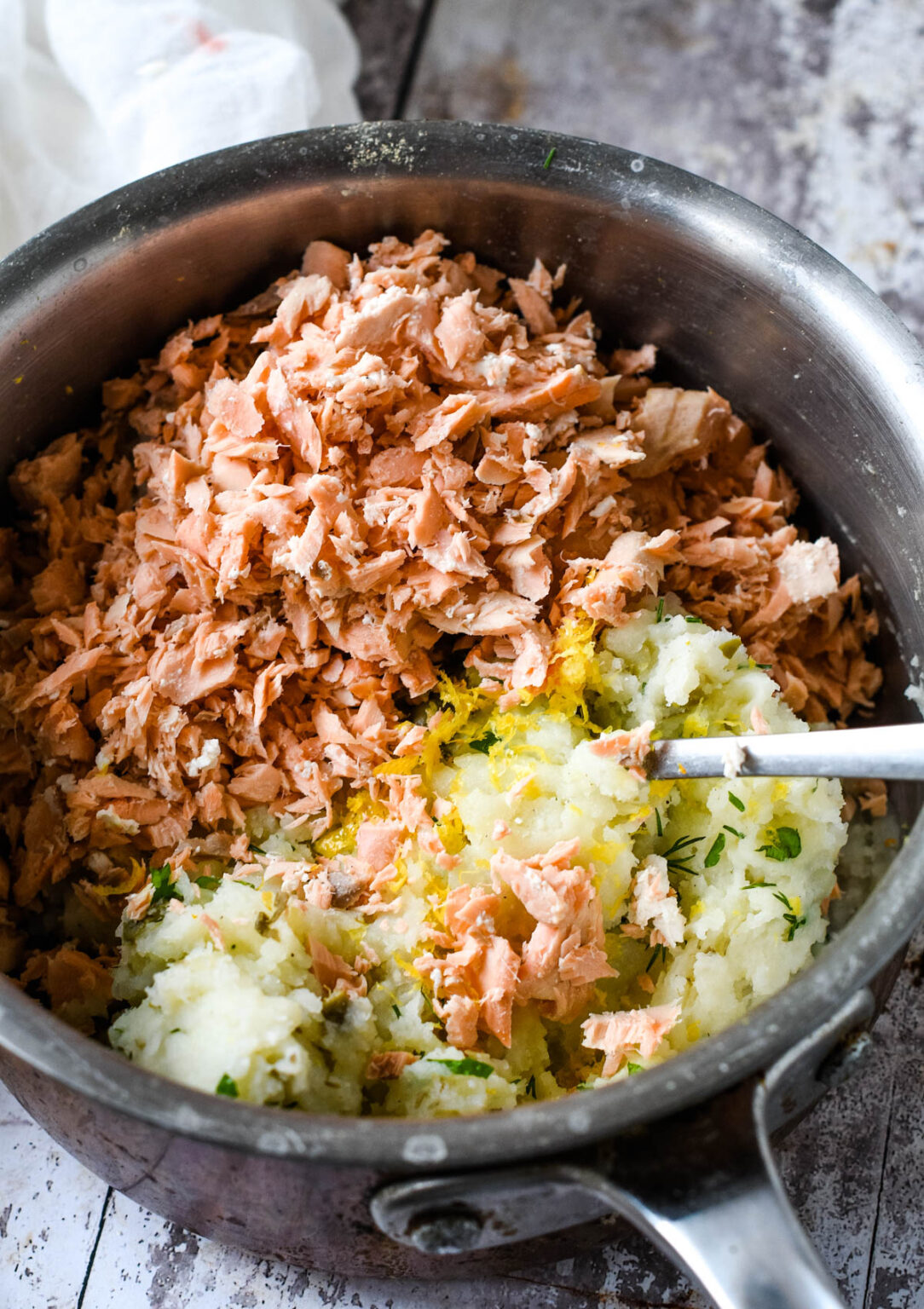 Super Quick And Easy Salmon Fishcakes(+Video!) - Larder Love