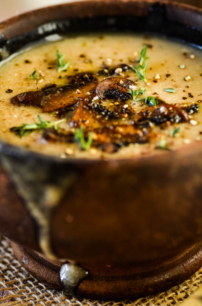 Rich And Creamy Garlic Mushroom Soup - Larder Love