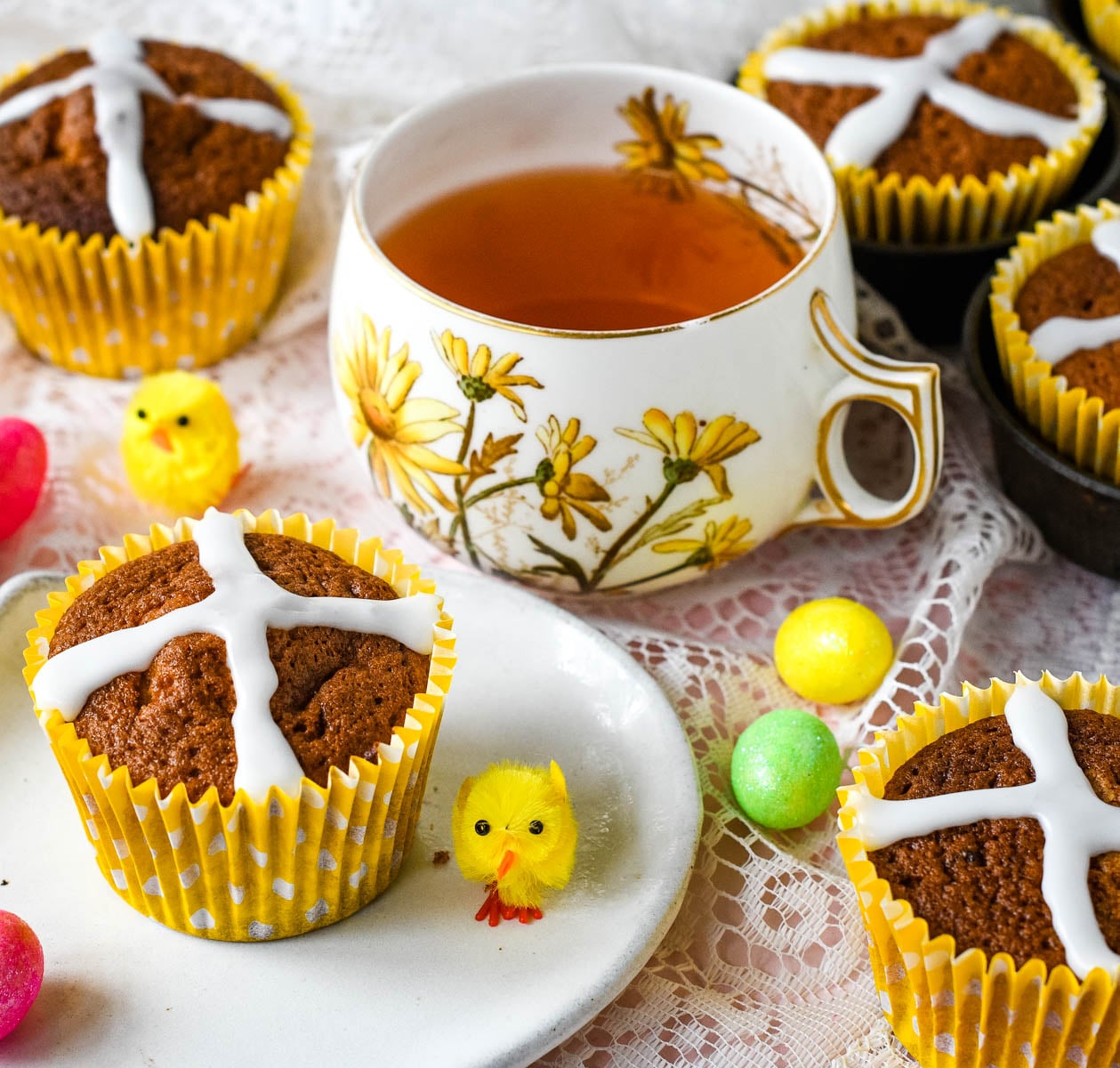 hot cross bun cupcakes