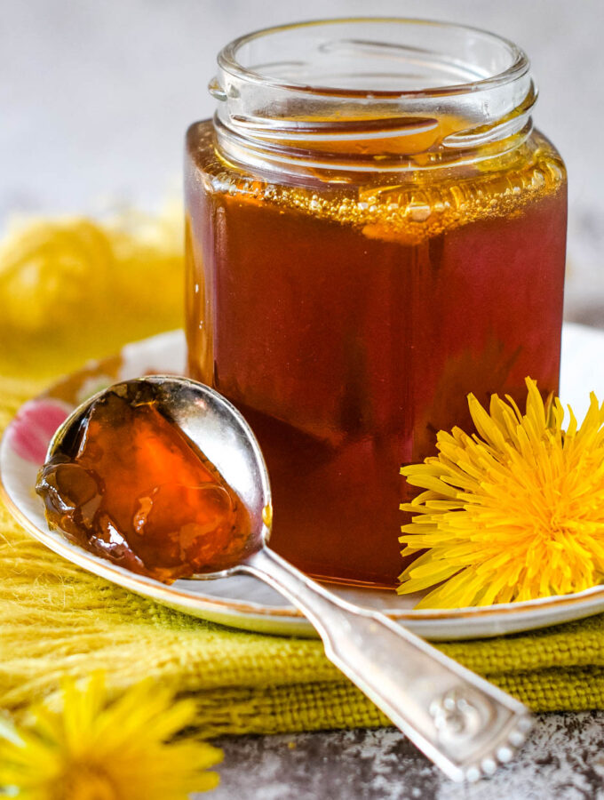 dandelion jelly with spoon