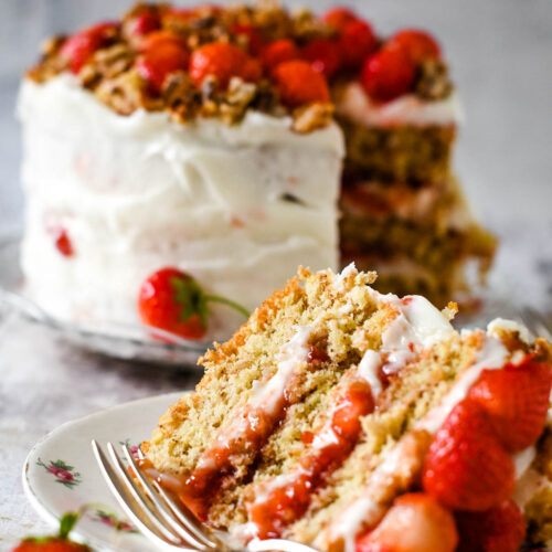 Walnut-and-strawberry-cake-9-