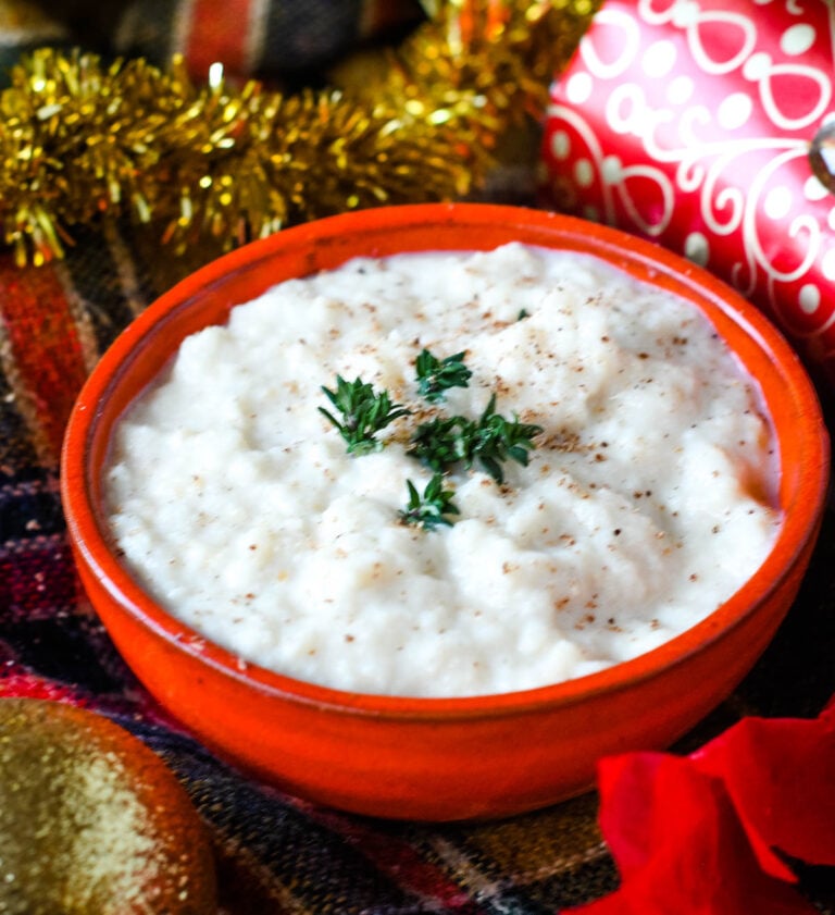 Bread sauce in red bowl