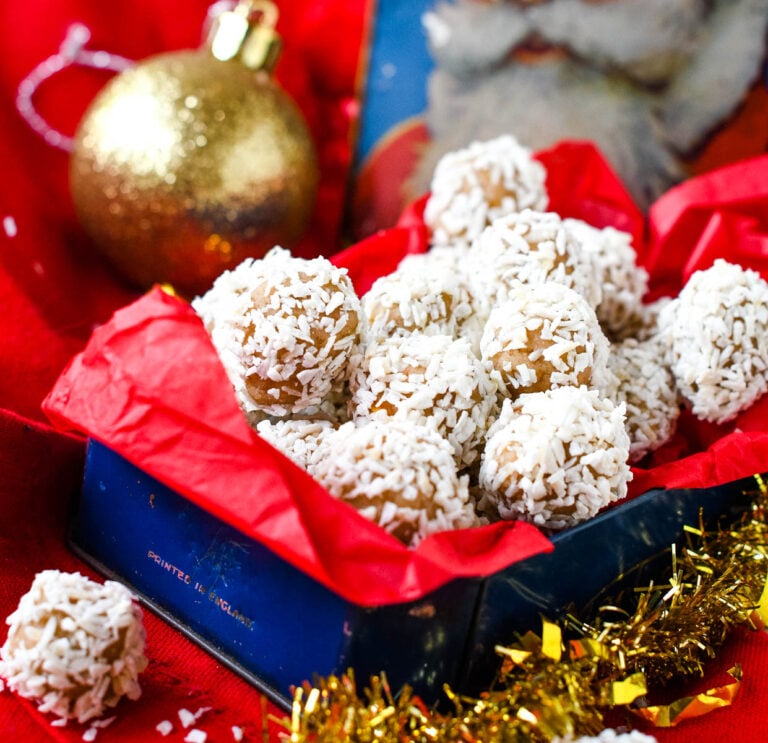 Christmas pudding snowball truffles