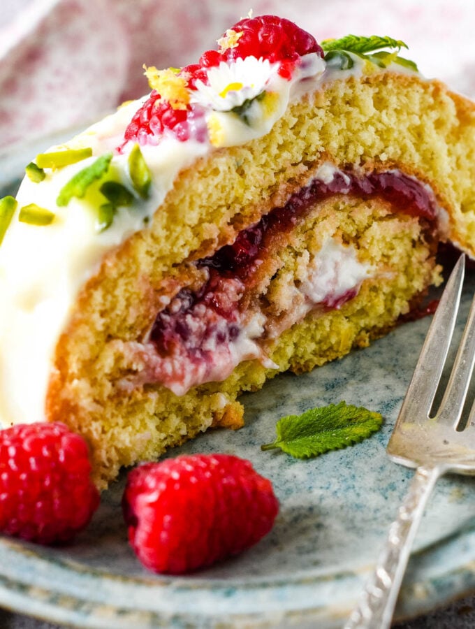 raspberry and lemon roulade