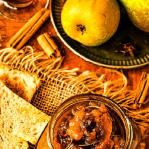 Spiced pear chutney